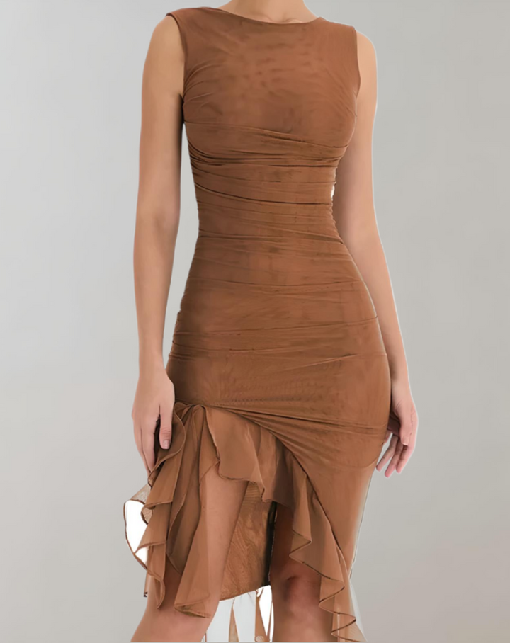 Mouwloze bodycon jurk met asymmetrische ruches, ronde hals en U-rug detail